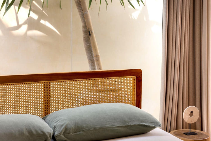 Rattan Kopfteil Kami mit Teakholz-Rahmen